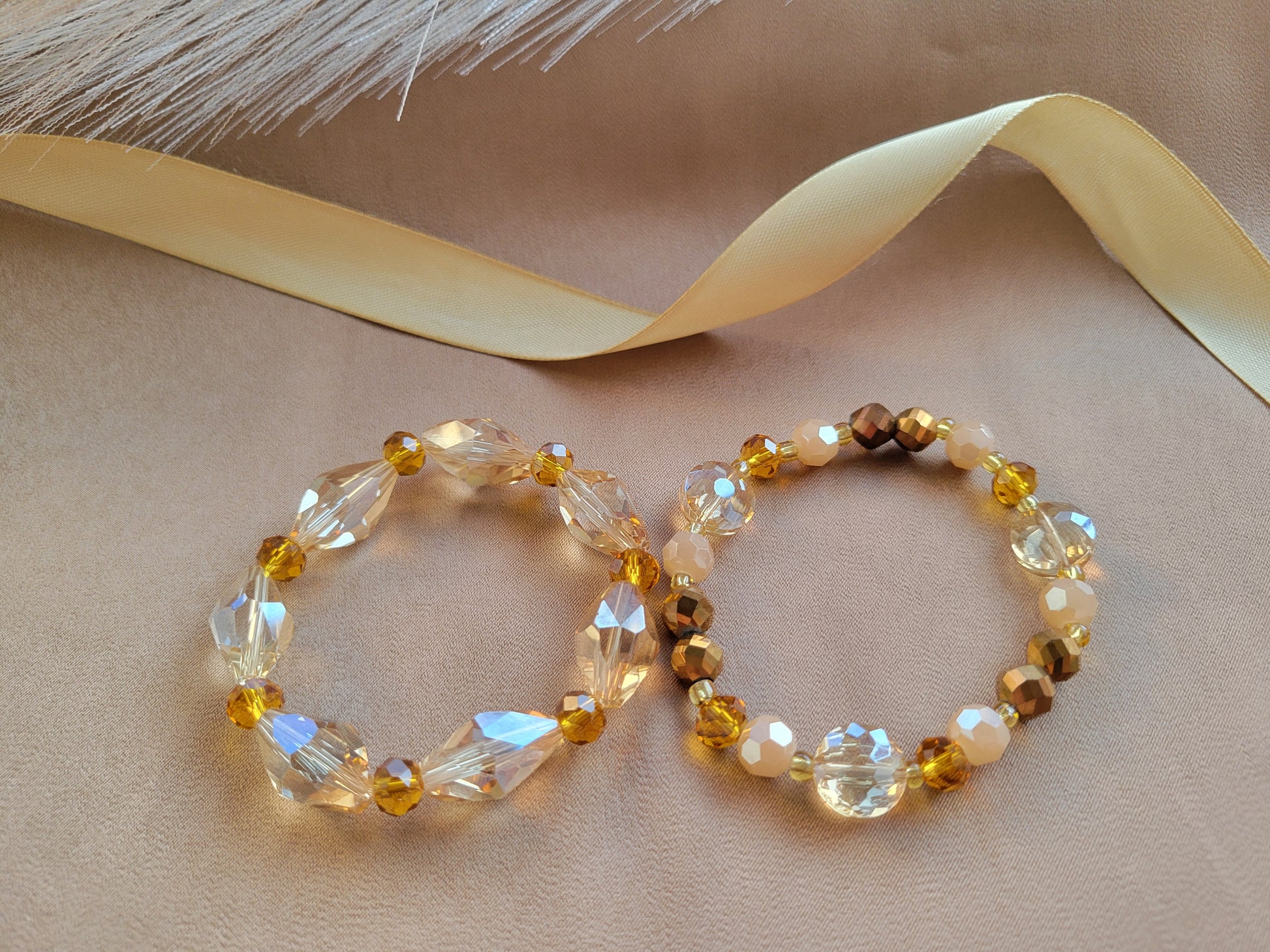 pulseras elasticas en tendencia de Sherami Collection