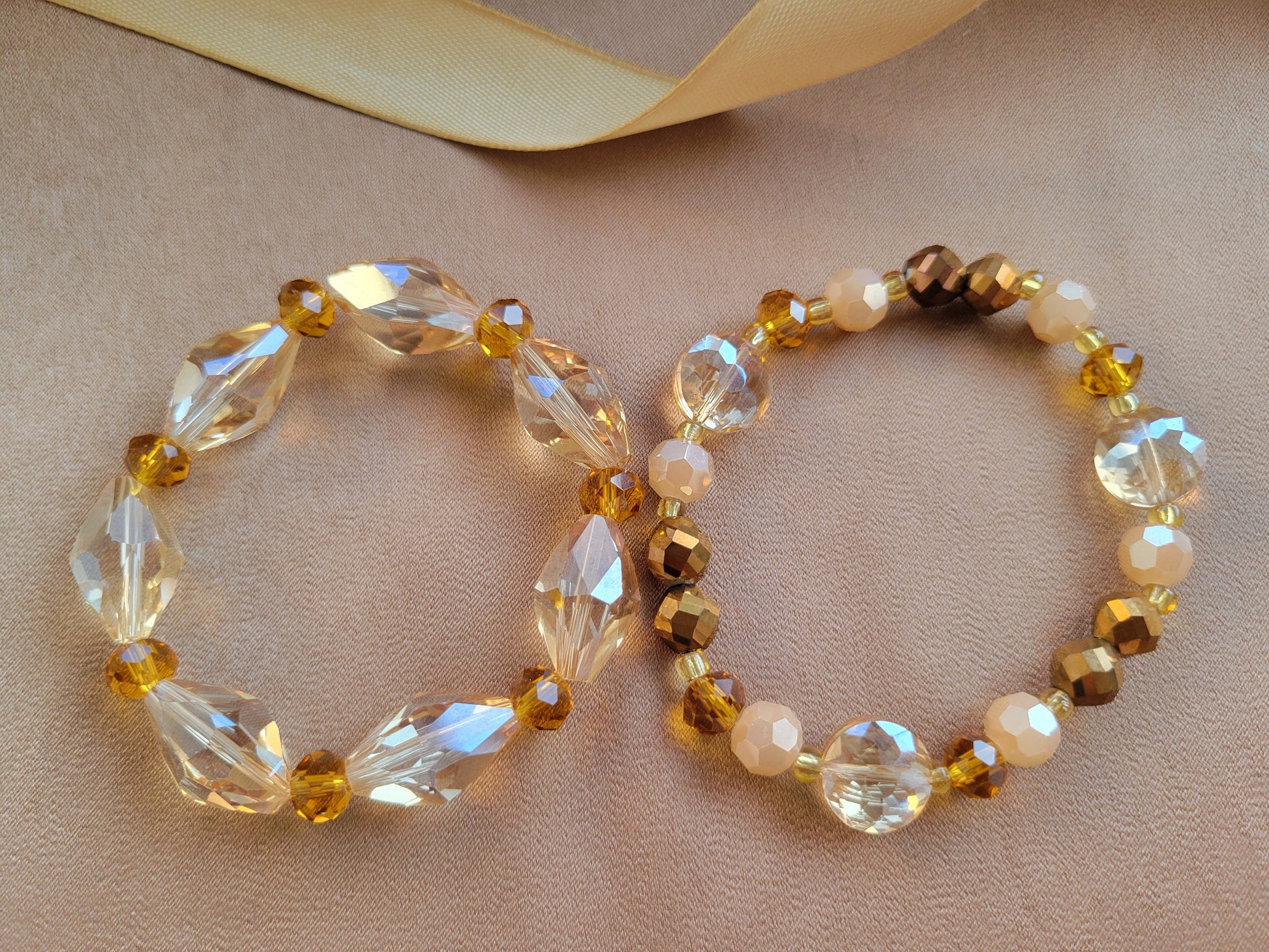 pulseras elasticas en tendencia de Sherami Collection
