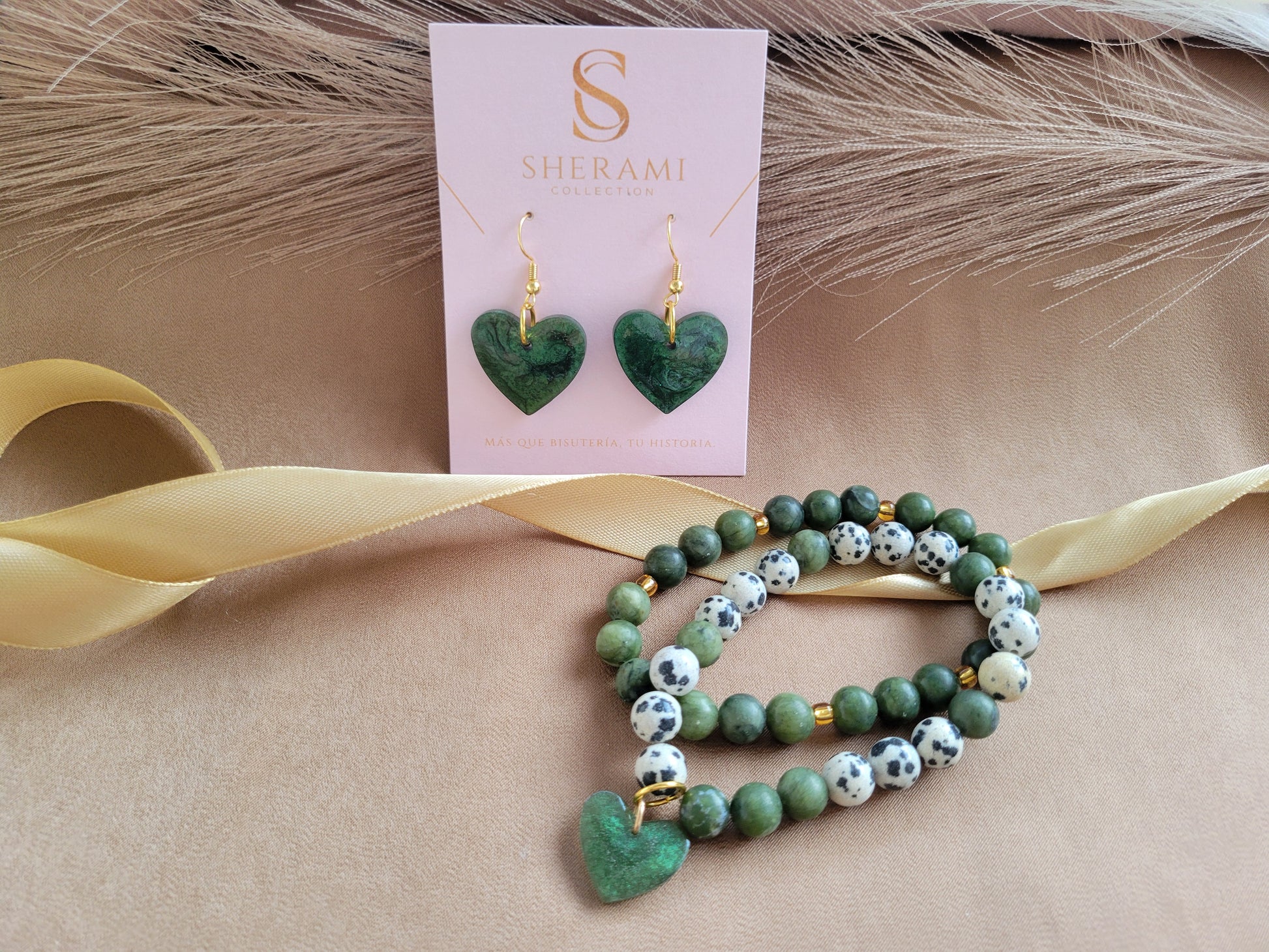 Pulseras de jade y jaspe con sus aretes. joyeria artesanal hecha a mano de Sherami Collection.