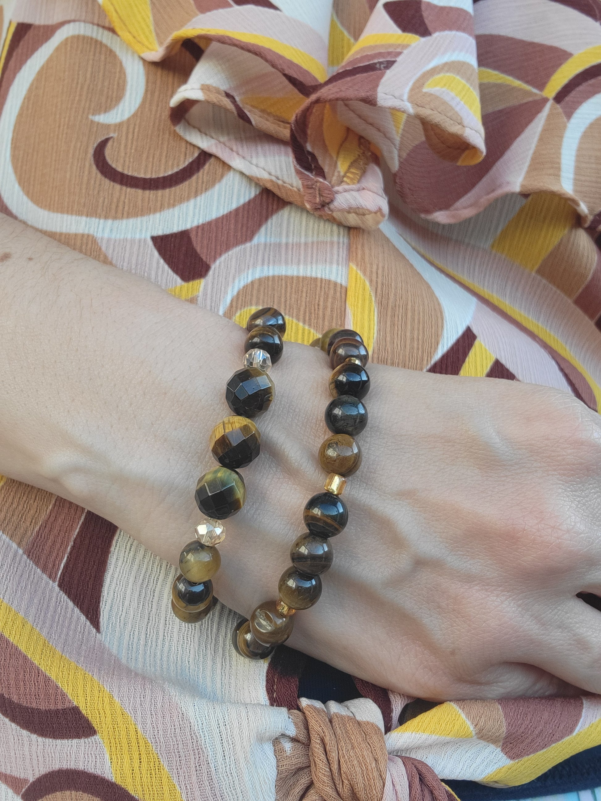 pulseras bonitas hechas a mano con piedra natural de Sherami Collection
