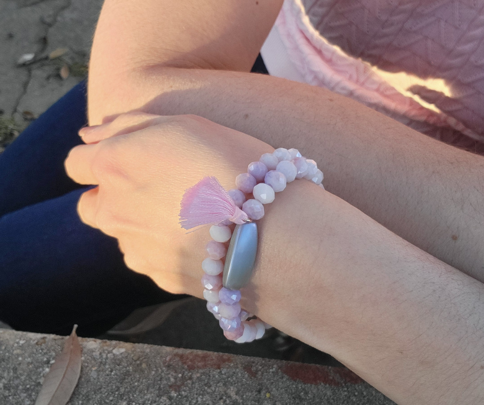 Set de dos pulseras de cuentas facetas con una borla