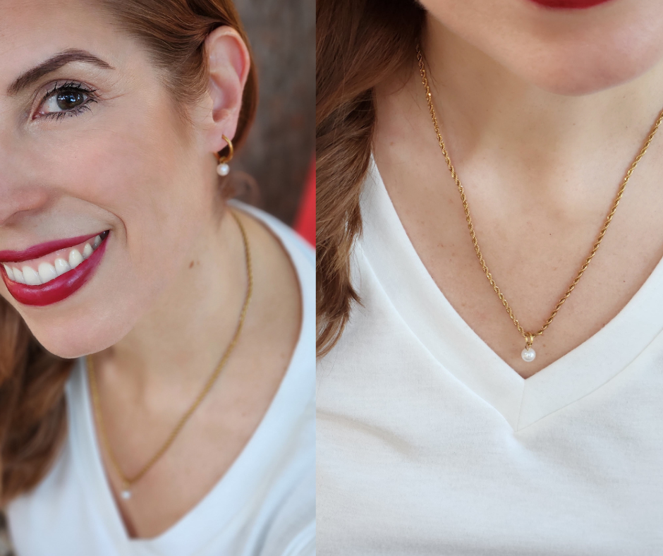 Foto doble modelando la cadena de acero inoxidable con perla de Sherami Collection.