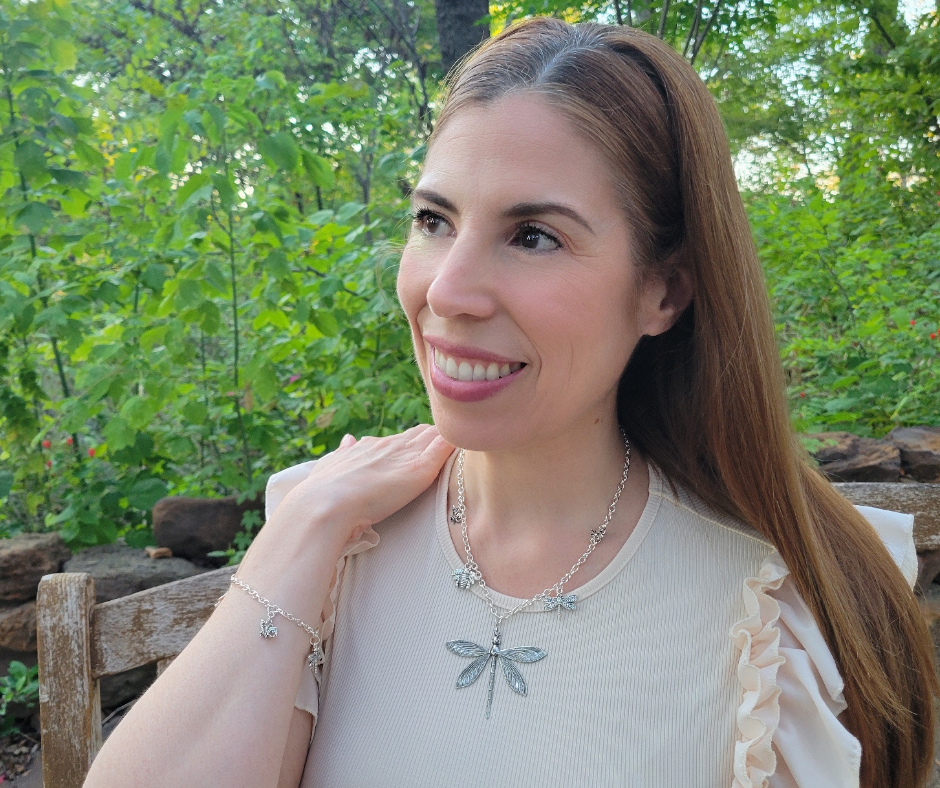 Collar de libèdula con charms